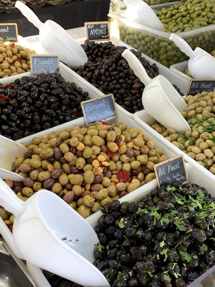 Les olives au marché