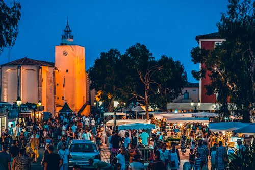 Marché nocturne Port Grimaud
