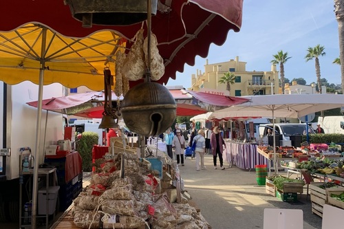 Stand du marché de Cavalaire